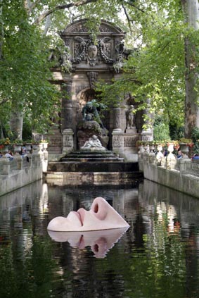 fontaine aqueduc medicis luxembourg