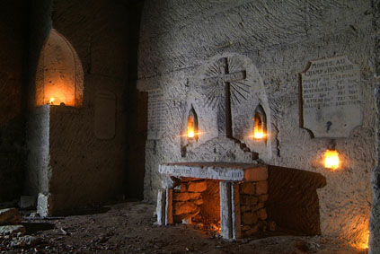 chapelle chapelles souterraine autel creute carriere aisne picardie