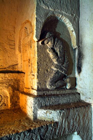 chapelle chapelles souterraine autel creute carriere aisne picardie